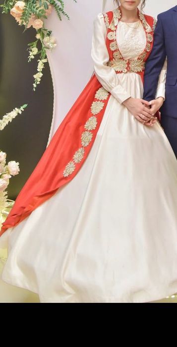 Свадебное платье и бешмет