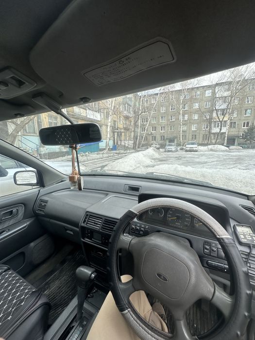 Mitsubishi Chariot 1995