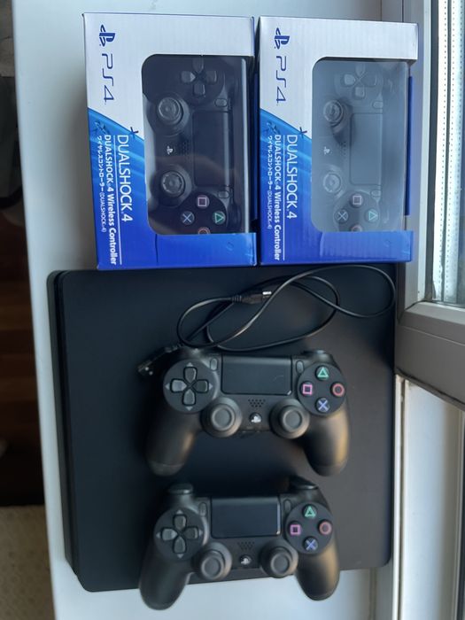 Продам playstation 4 slim 1tb