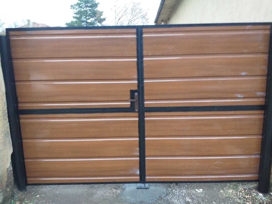 Облицовъчна трапецовидна пластифицирана ламарина с дървесна шарка