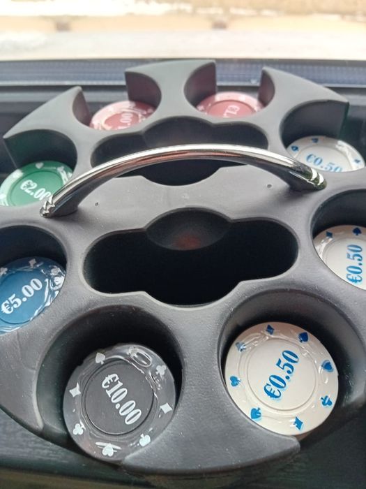 Kit joc de poker. Sigilat.Pret 100 lei fix