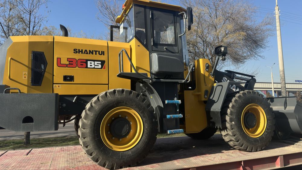 Фронтальный погрузчик SHANTUI 1.8 куб