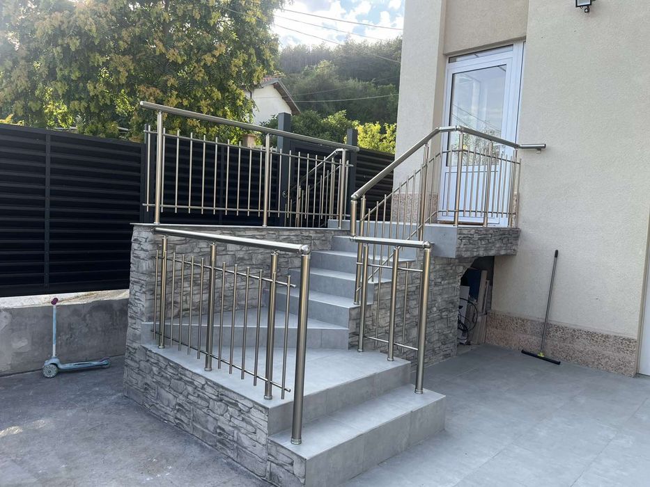 Алуминиеви и Стъклени парапети Варна