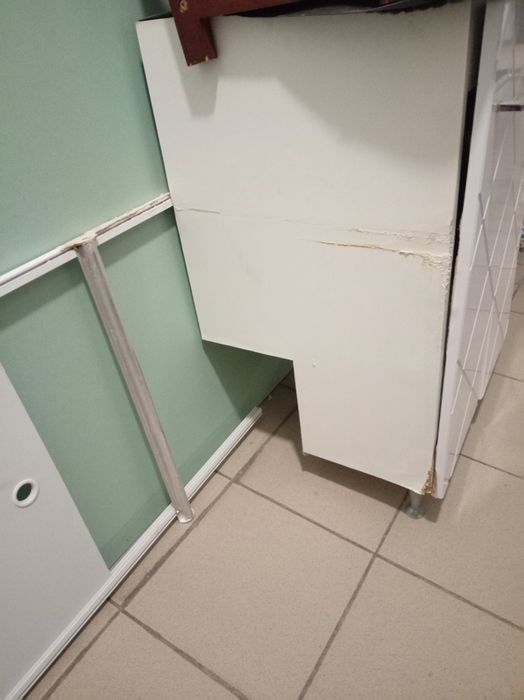 Шкаф для ванной комнаты