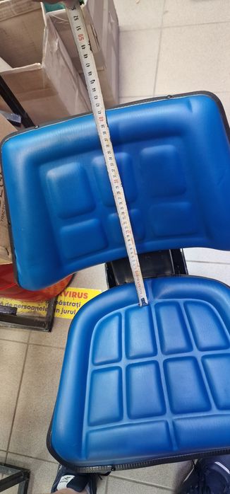 scaun tractor universal calitativ cu suspensie foarte calitativ si solid robust pret 695 lei se poate trimite prin curier rapid în toată tara