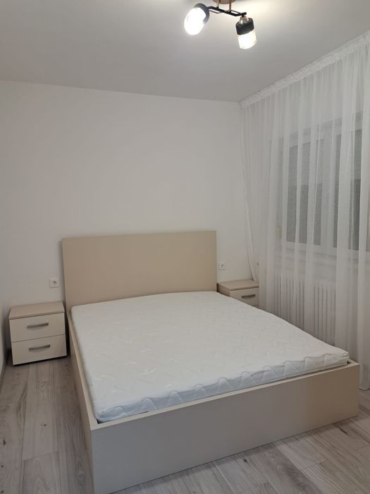 Inchiriez apartment renovat 2 camere in zona Vlaicu