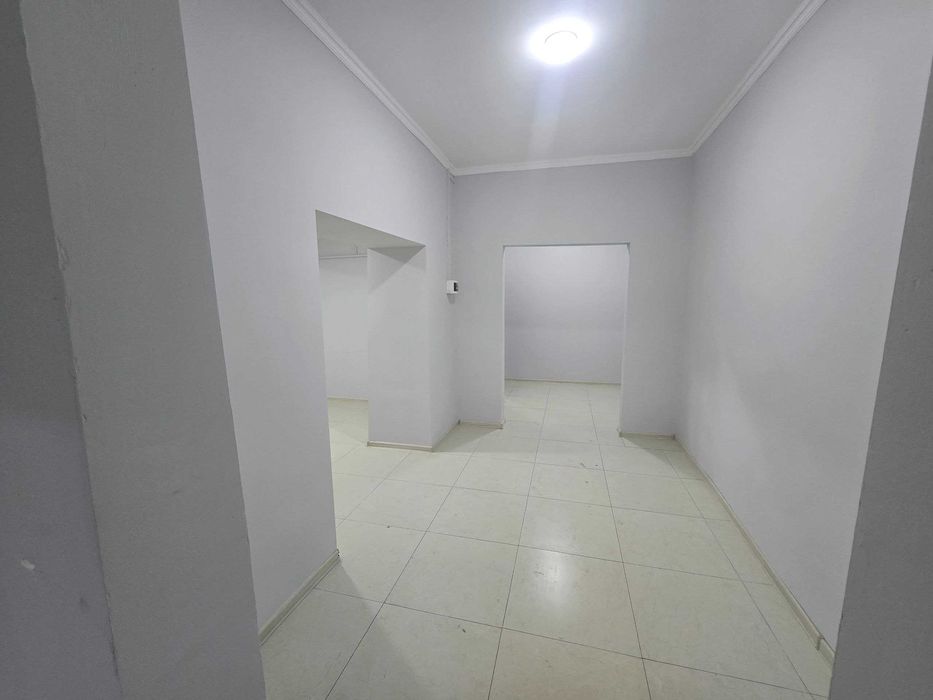 Сдается в аренду помещение в центре Джами. Для магазина мебелей и запч