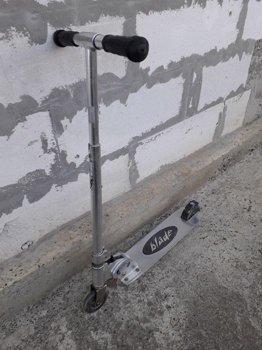 Trotinetă pliabilă și reglabilă