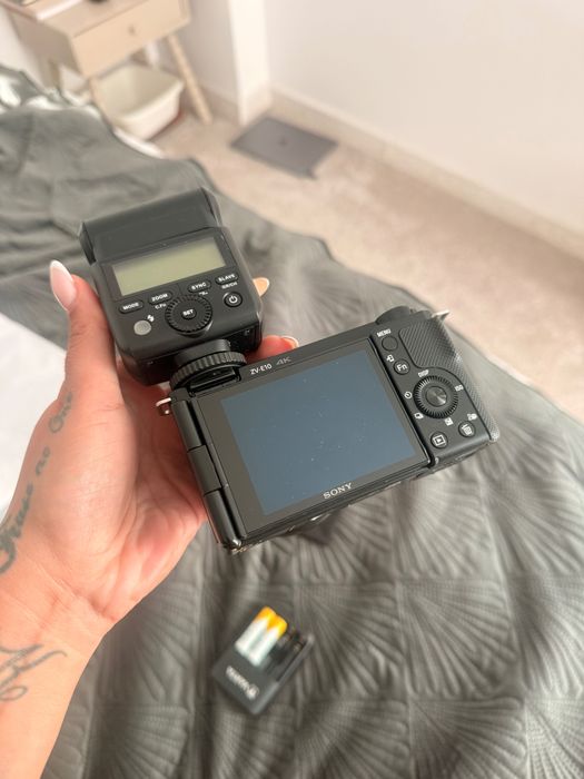 Sony ZV-E10 + много аксесоари – отлично състояние