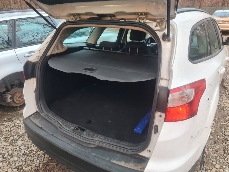 Rulou portbagaj Ford Focus Mk3 Break