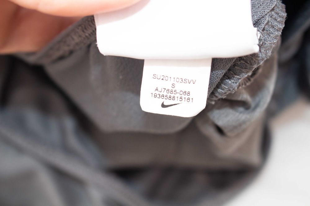 Nike оригинални мъжки шорти сиво за бягане фитнес S