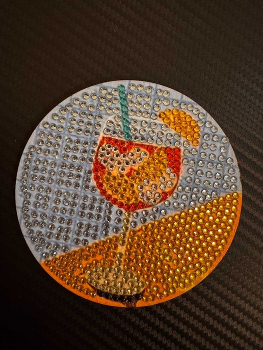 Диамантени поставки за чаши