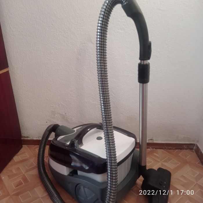 Продается пылесос Bosh