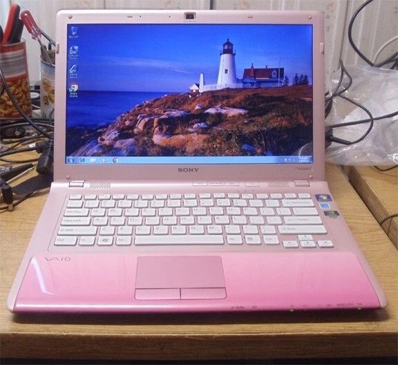 Sony pink VPCCW 21 intel core i5 m540 2.53G 4gb ram 500 gb hard drive