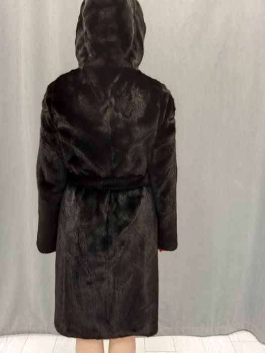 Шуба норковая, куплена в Дубае