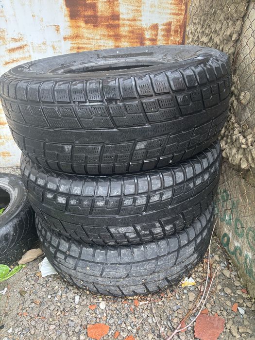 Продам шины 275/70 R16 3 штуки