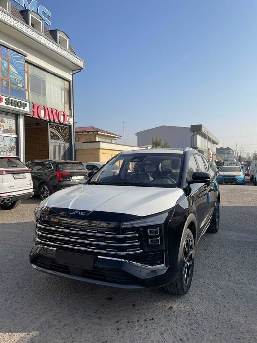 JAC JS8 PRO crossover