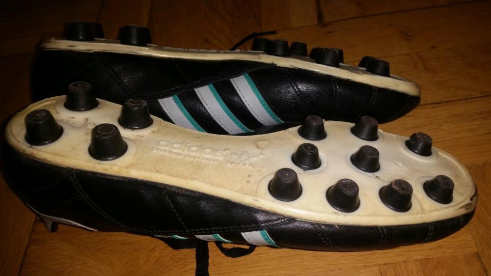 Adidas penarol outlet football boots 1970