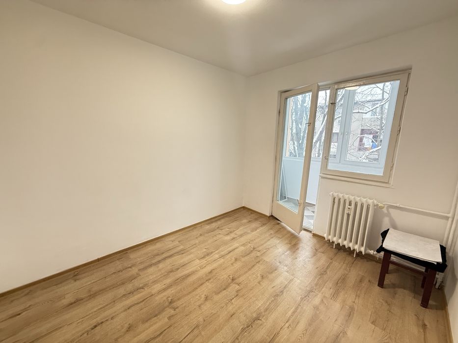 Apartament cu 3 camere , zona centrala