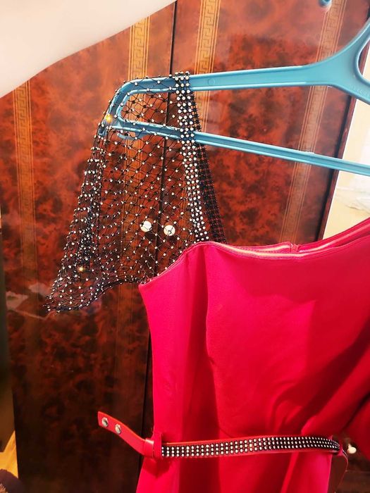 Вечернее нарядное платье