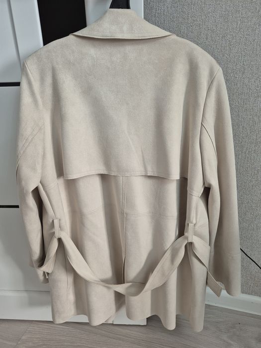 Легкая куртка Зара