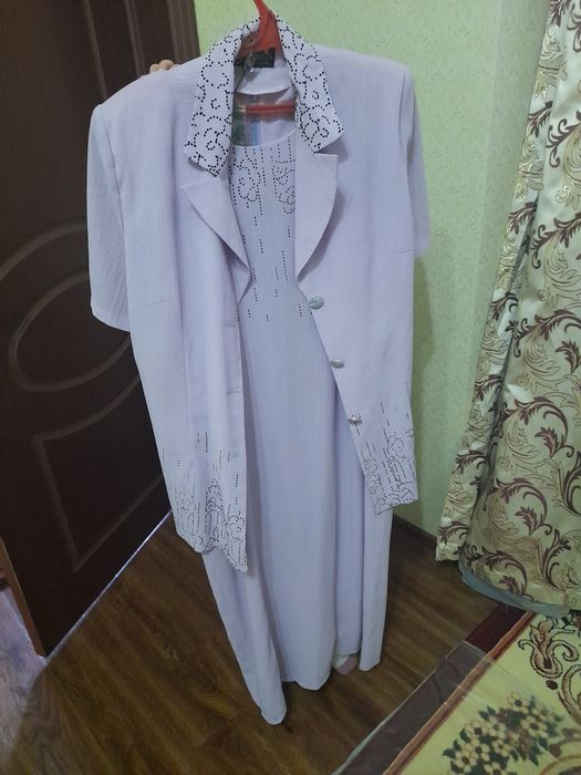 Продам платье для девушек и женщины