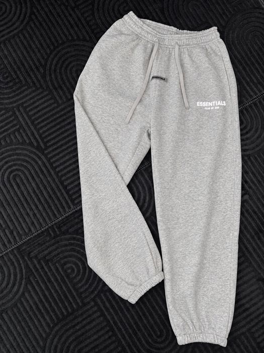 Pantaloni Essentials