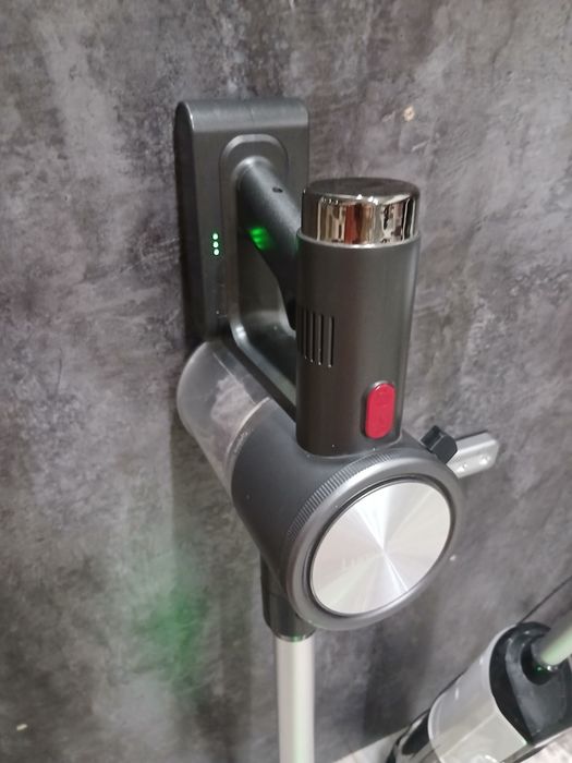 Продам классный стильный пылесос