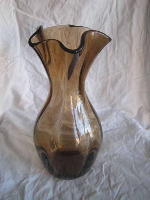 Продавам ваза тип Мурано.