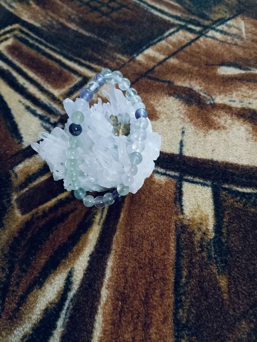 Гривна от естествен Флуорит