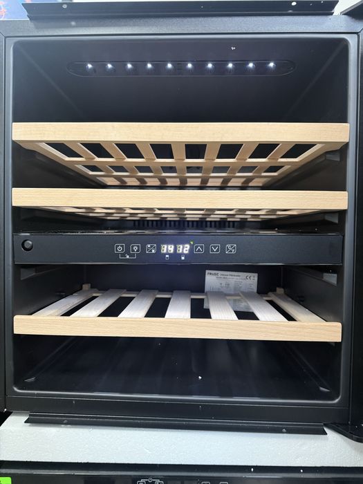 Нова!! Хладилна витрина FRILEC