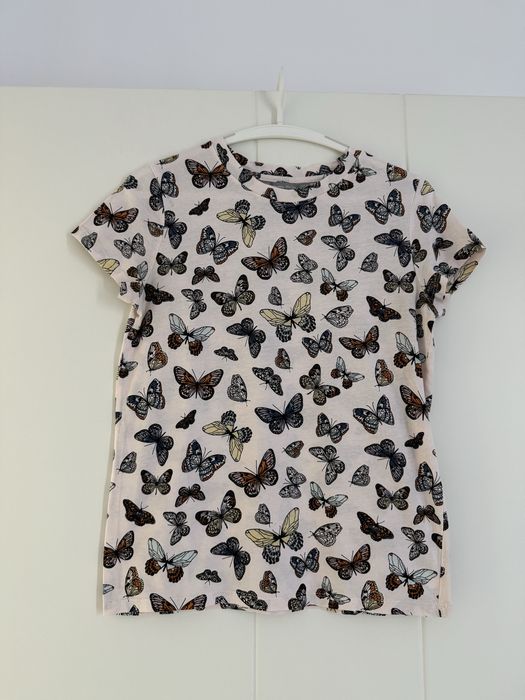 Tricou cu imprimeu cu fluturi Bershka marimea S