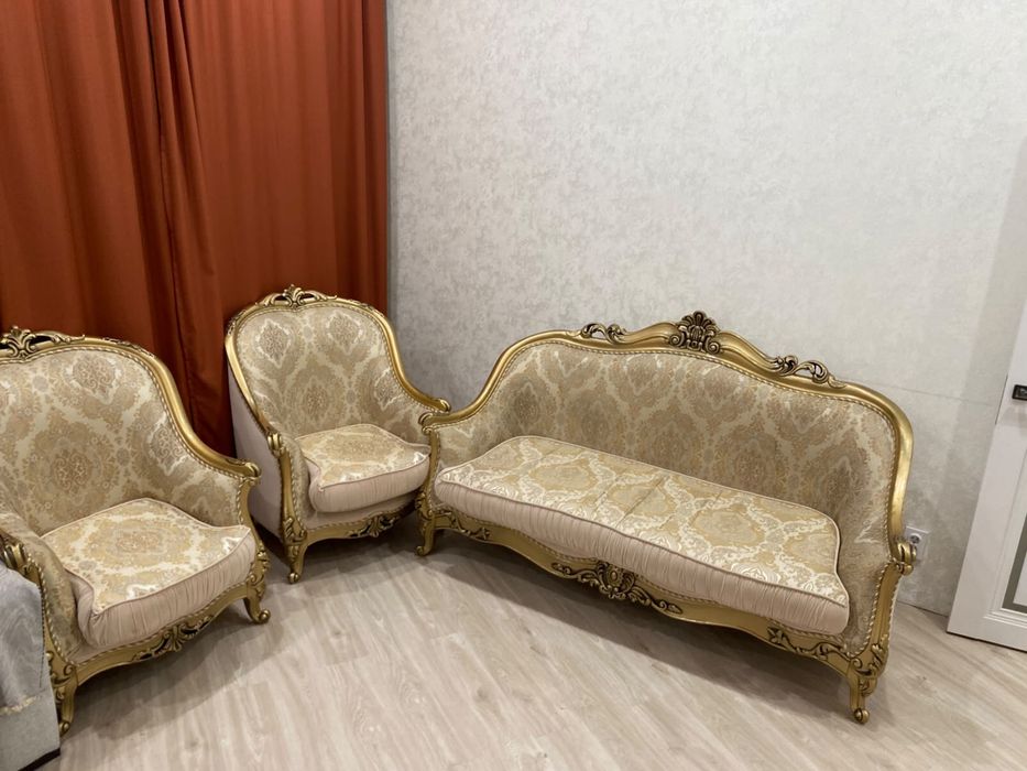Продам диван с креслами комплект