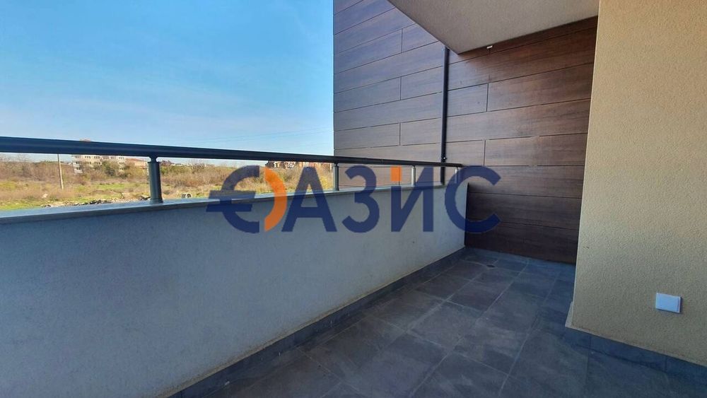 Напълно обзаведен апартамент в комплекс на първа линия до морето „Sole