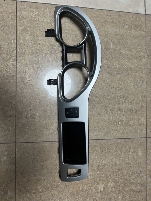 Навигация и рамка за километраж за Audi Q7