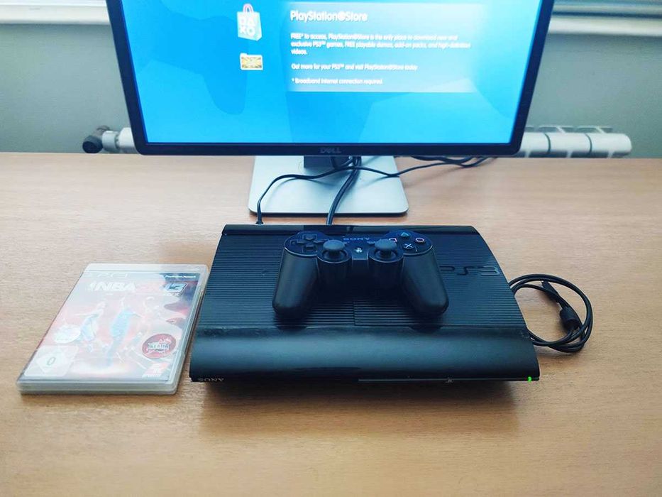 Playstation 3 Super Slim, със джойстик, кабели и подарък игра, PS3