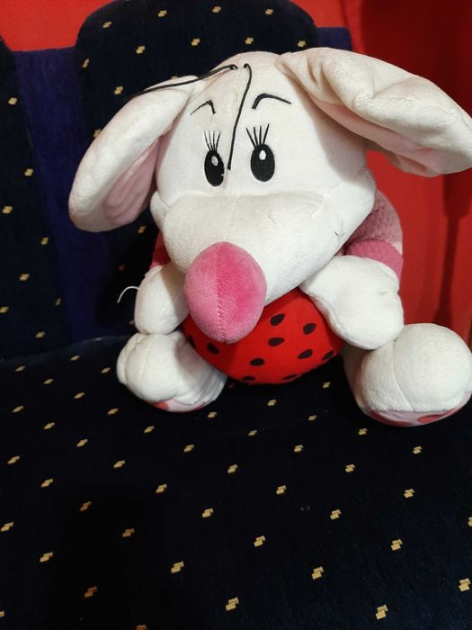 Плюшена играчка - мишка.