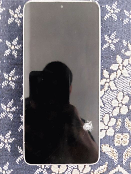 POCO x6 pro 5G и SAMSUNG а52