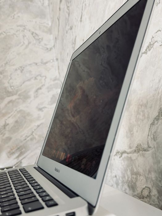 MacBook air white Дешево