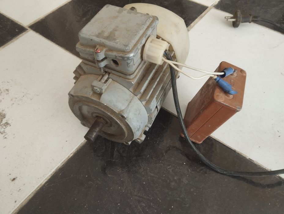 Электродвигатель АИР80