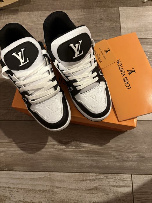 Adidasi Louis Vuitton