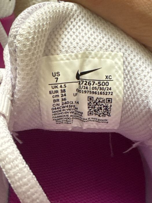 Теннисные nike кроссовки