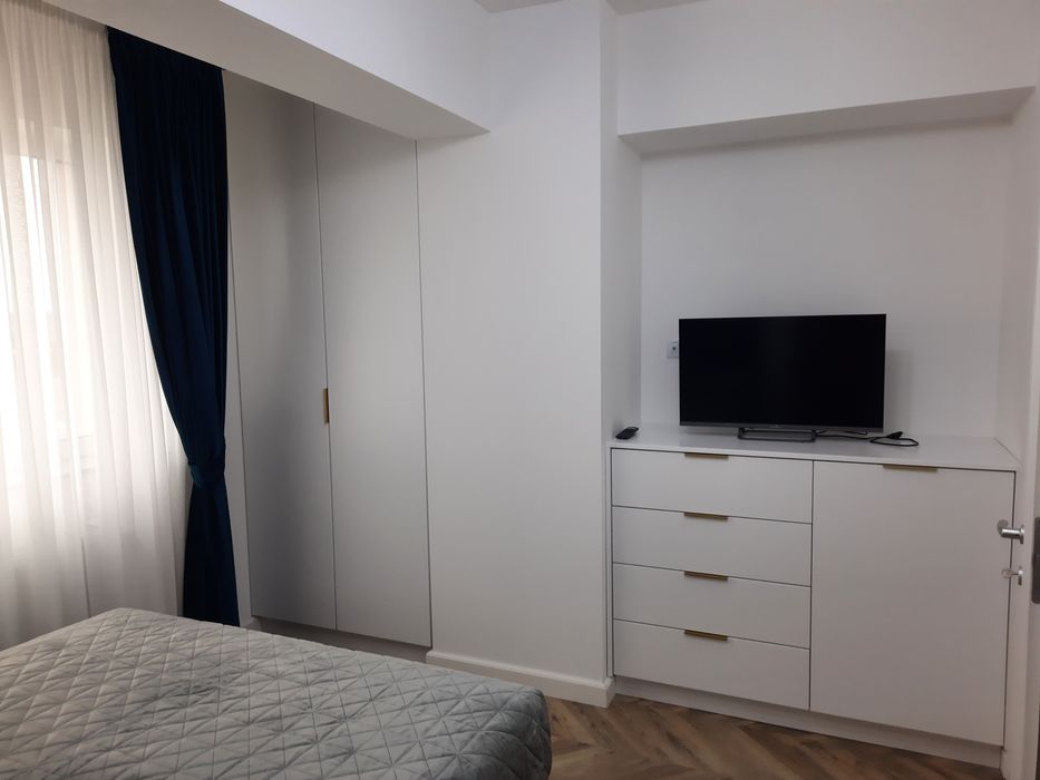 Inchiriez apartament