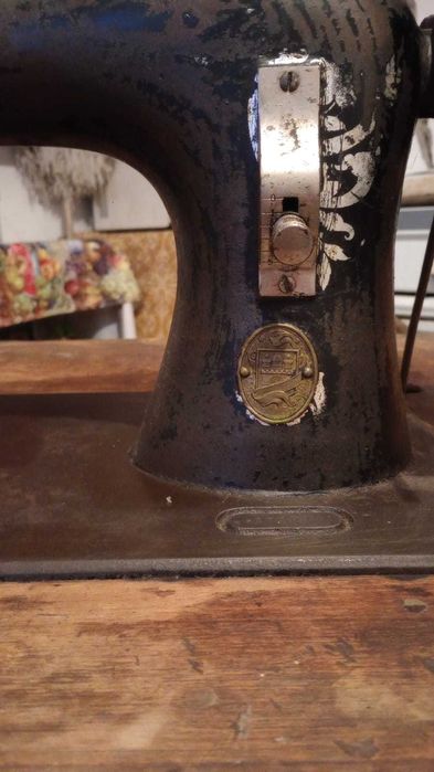 Masina de Cusut Singer antica din anu 1820 adusa din Rusia acum 30 ani