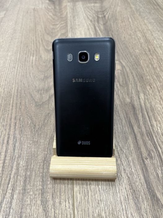 Samsung  J5  2016