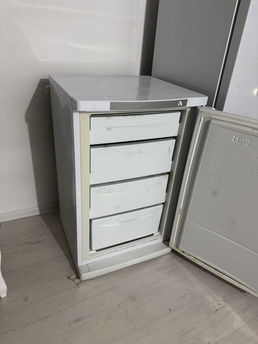 Морозильник Индезит Indesit рабочий