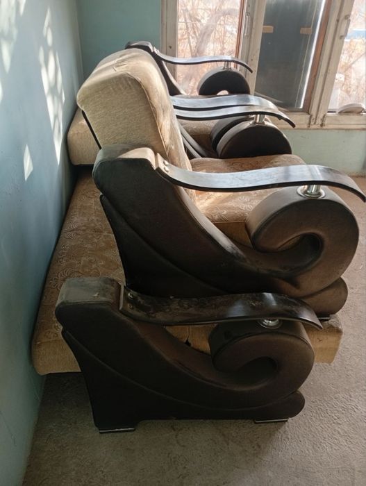 Мебел диван кресло сотилади