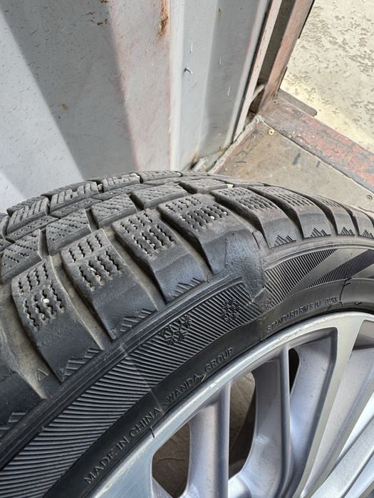 Продам только шины липучка 2 штук
