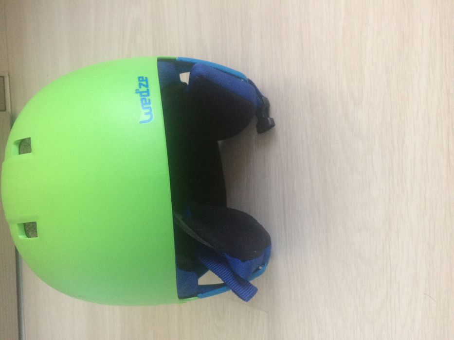 Скиорска каска за дете