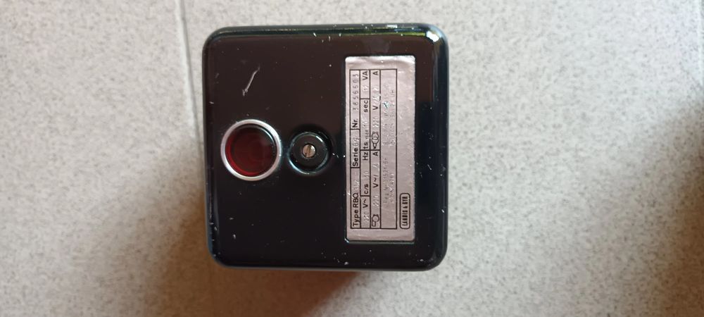 Contor electric temporizator vintage,impecabil și releu protecte